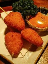 メイドin 高麗 チーズフライのコチュジャンソース添え(380円)