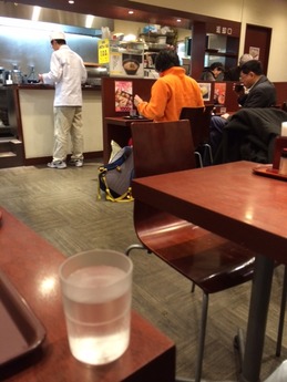 えきそば 店内