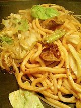ホルモンうどん(850円)