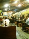 賑わう店内
