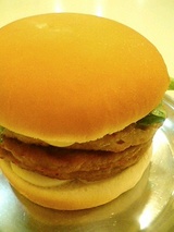 4段バーガー!