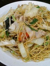 紅宝石 汁錦炒麺 550円