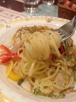 モッチモパスタ 彩り野菜とマト鯛ラグーのペペロンチーノ 997円