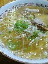 ラーメン(450円)