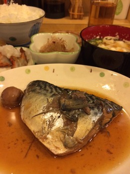 かれん 煮魚定食 800円 (1)
