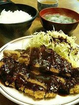 源直し とんかつ定食(900円)