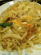 中華料理 九龍 焼ビーフン(650円)