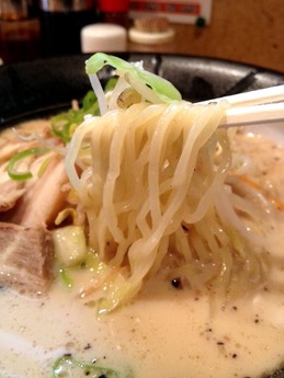 ふじ十らーめん とんこつラーメン 690円
