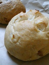 香寺ハーブ園 玉ねぎとくるみのパン207円