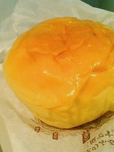 八天堂 クリームパンカスタード 200円