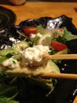 百太郎飾磨店 アボカドとクリームチーズのサラダ