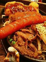 泰元定食(焼肉、ハンバーグ、ビーフカツ、ウインナー)1200円