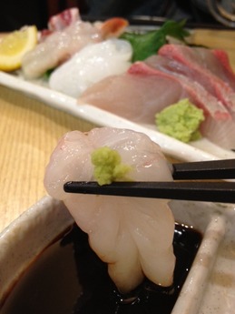 しらすくじら 刺身