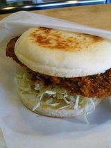 ハンバーガー屋 ロースカツバーガー 400円
