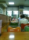 東来春 店内