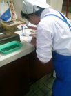 オバチャンの制服がええ感じです。