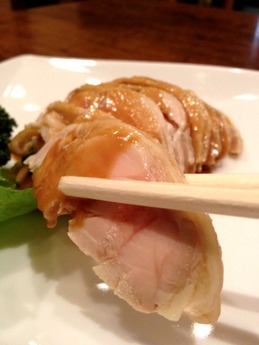 テムジン 蒸し鶏ゴマ和え 650円