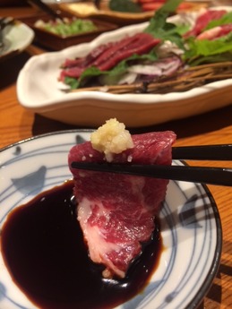 魚鮮水産 馬刺し (2)