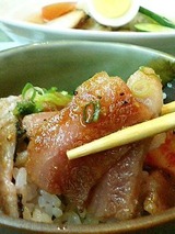 のむらや 黒毛和牛のトロ丼と冷麺セット 1260円