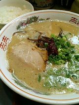 とんこつラーメン(550円)ライスサービス