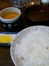めし(大)、汁、たくあん
