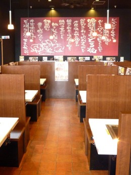 喃風時津店 店内