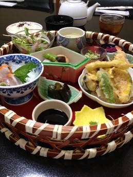 ほう吉 華かご会席 1300円