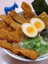 名物とんかつラーメン(800円)