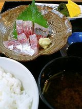 アジのお刺身・ご飯・お味噌汁・お漬物