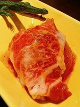 前菜 フルーツとまとのじゅれ生ロース肉添え