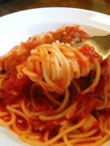 ピエーノ ディ ソーレ 本日のトマトソースパスタ