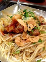 花門亭 長田ホルモン焼そば 880円