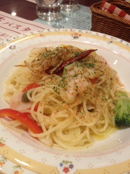 モッチモパスタ 彩り野菜とマト鯛ラグーのペペロンチーノ 997円