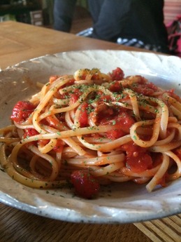FTカフェ トマトとアンチョビのパスタ (1)