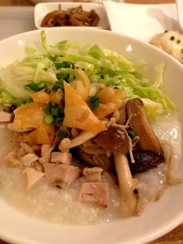 チャイデリカ 鶏ときのこの粥490円