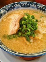 博多麺々 背あぶら豚骨しょうゆらーめん(650円)