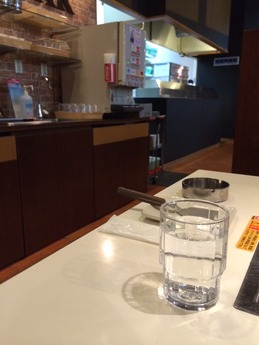 喃風時津店 店内