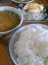 ご飯(大)、味噌汁、じゃこおろし