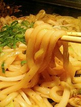 喃風クレフィ三宮店 ホルモンうどん(980円)