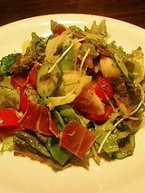 ヴァンヤ 生ハムとイチヂクのサラダ(750円)