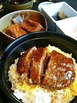 ハンバーグの照り焼き丼