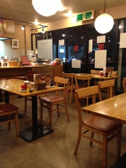 ちりめんてい 店内