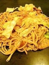 コナクス 香辛カレーソース焼そば 550円