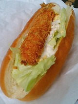 マジックパン 灘店 ホットドッグえびフライ(250円)