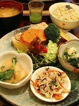 玄三庵 39品目の健康定食 895円