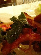 ベジキッチンやまつじ キノコのマリネと葉野菜のピッツァ(900円)