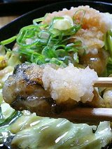 たまごかけごはん なかま カキの鉄板焼おろしポン酢(735円)