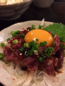 博多一番どり八代 馬ユッケ (1)
