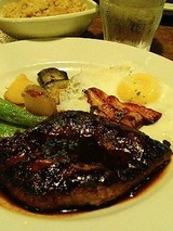 イヌイット ハンバーグデミソース 900円
