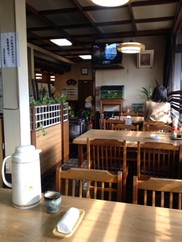 まがたま食堂 店内